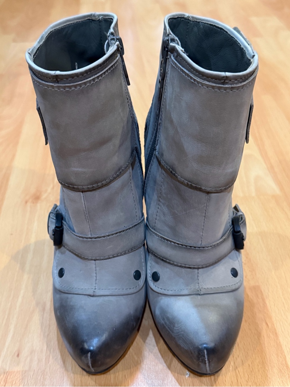 ASH Iona Grey Distressed Leather Buckle Boots size EU 37 / US 6.5-7